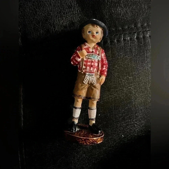 Euro Souvenir German Boy Figure - Picture 4 of 8